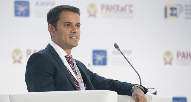 Effective leadership is based in the brain and manifests itself through stress (VIDEO)